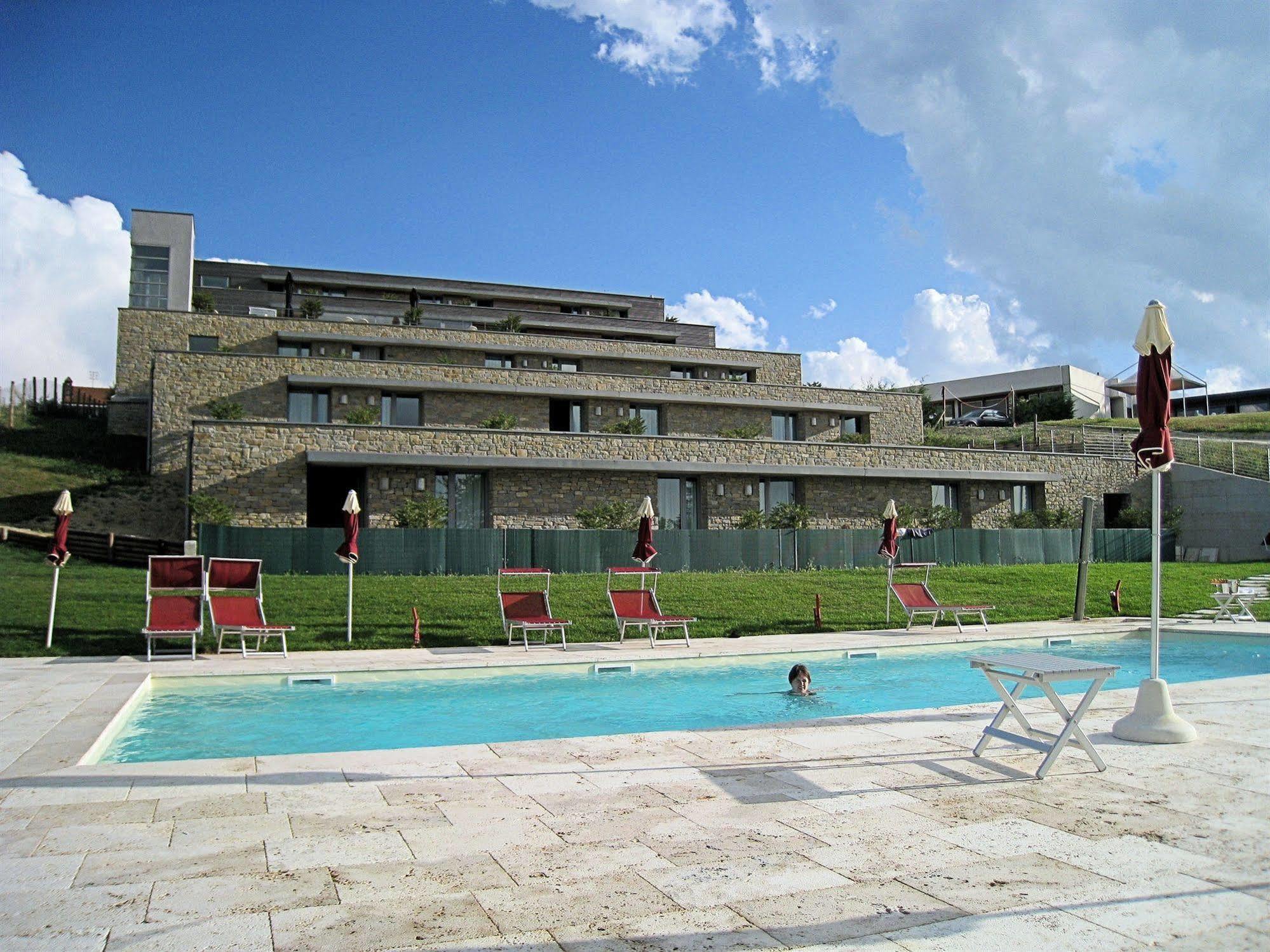 Ca' Del Lupo Hotel Montelupo Albese Exterior photo